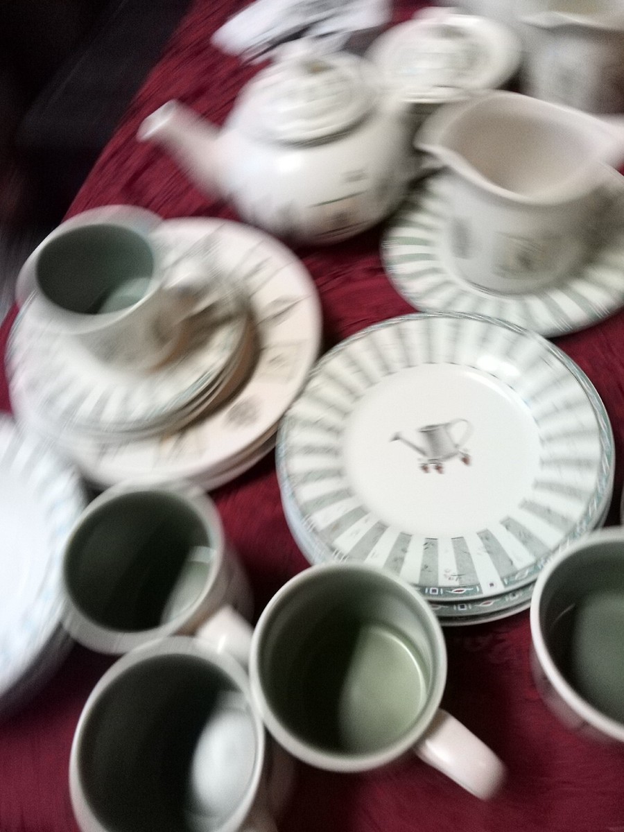 Pfaltzgraff Naturewood 62 Piece Dinnerware Set(No Cookie Jar Pfaltzgraff Naturewood 62 Piece Dinnerware Set(No Cookie Jar