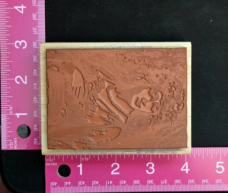 Sello Francisco Sello de Goma RO 136-0 Dama Victoriana con Fondo de Flores Foto 2 de 2