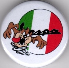 VESPA Pin Button Badge 25mm - TAZ - ITALIA - Piaggio - RALLY GTS P200E V90 PK PX