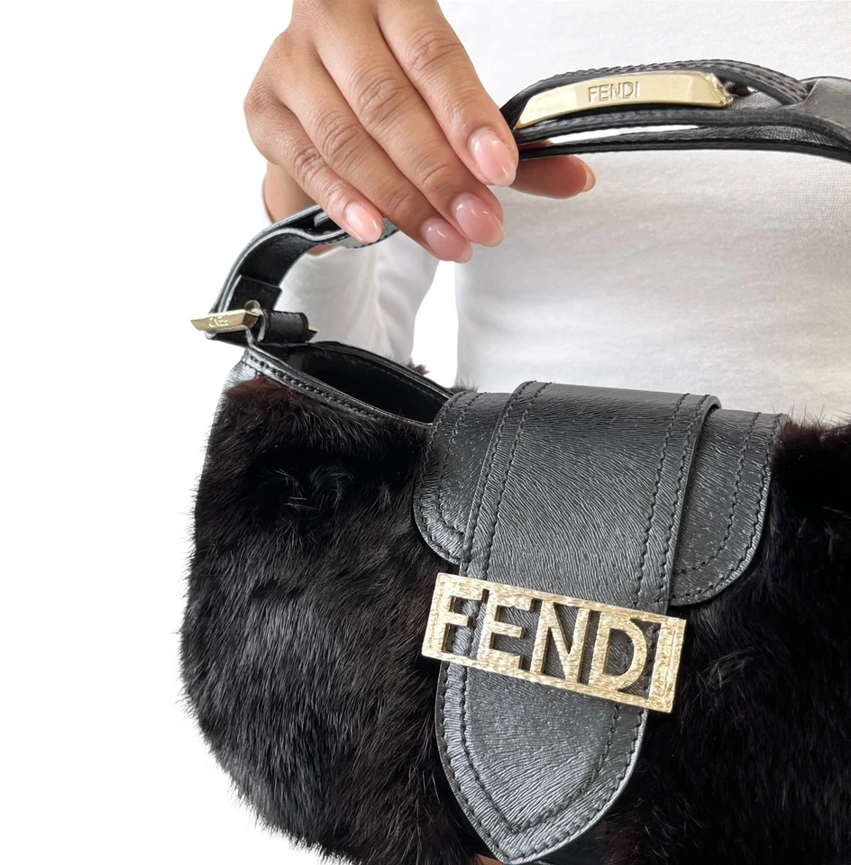 Mini Bolso de Hombro FENDI Vintage Logo Piel Baguette Bolso de Mano Cuero Negro Dorado Foto 4 de 4