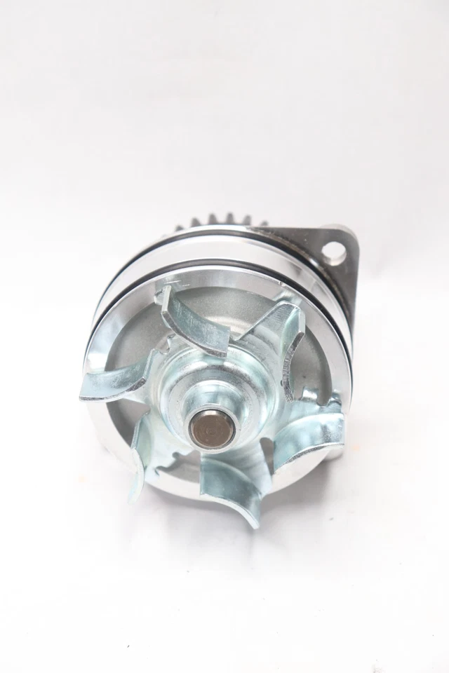 Bomba de agua motor Gmb 150-2320 Foto 3 de 3