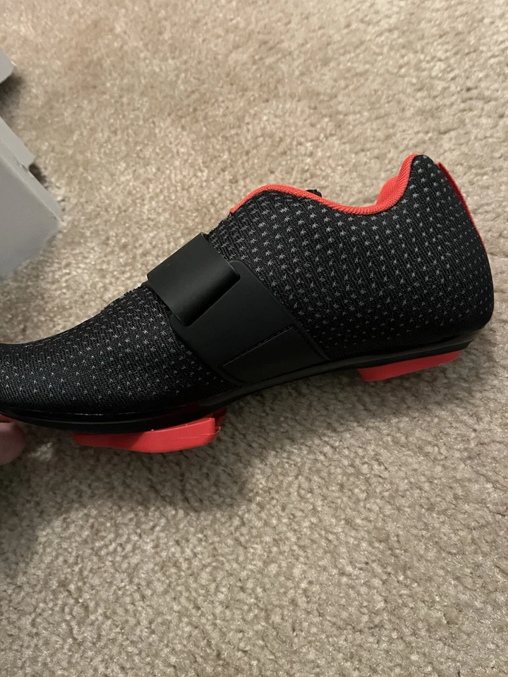 Zapatillas de ciclismo peloton altos para mujer talla 6,5 Spin Performance Next Gen como nuevas Foto 3 de 4