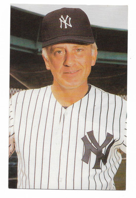 Vintage Un-Used New York Yankees Phil Niekro Post Card