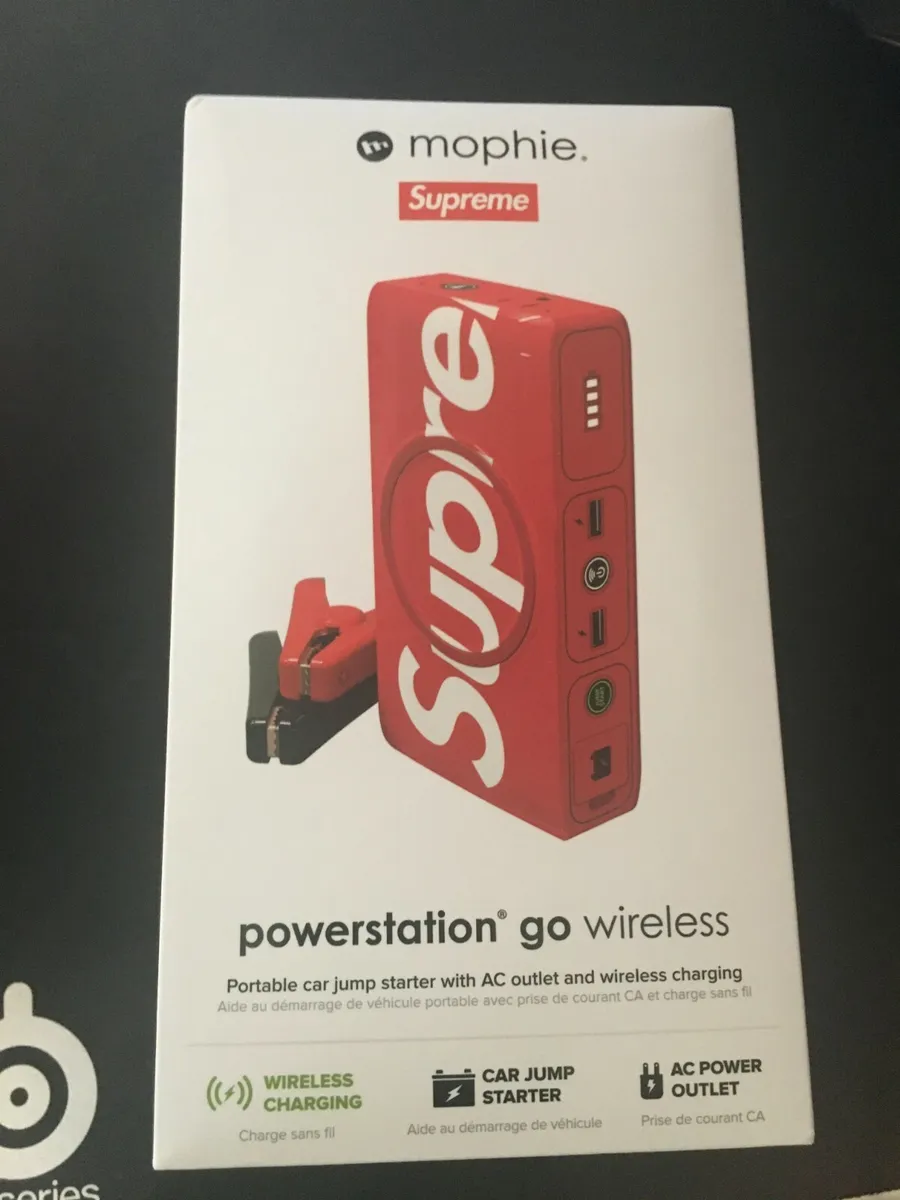 Supreme Mophie Powerstation Go Red FW20