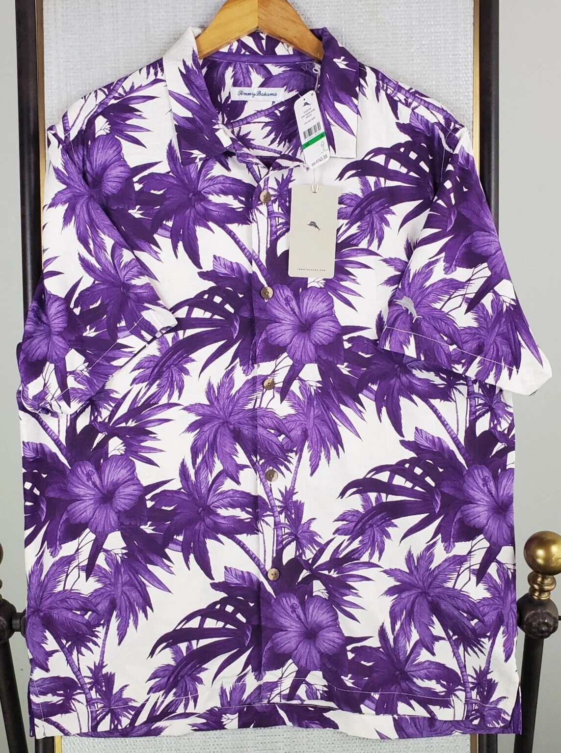 TOMMY BAHAMA Size Large Mens Hawaiian Shirt 100% Silk Hibiscus Palms NEW $145
Opens in a new window 