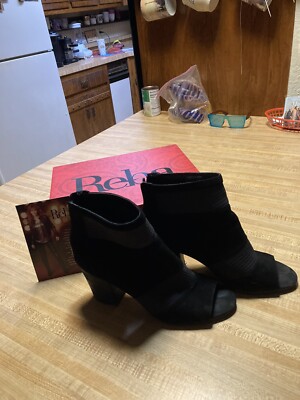 Reba MSRP $110 Black Suede Back Zipper Ankle Boots Size 9M Style Famous