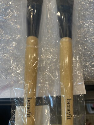 Benefit Cosmetics Foundation Brushes with Wooden Handle BH46-2 Pc Set