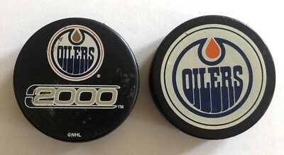 Edmonton Oilers - 2 pucks