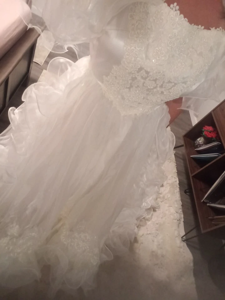  Ruffles Galore Vintage Bridal Wedding Dress Long Train Veil Stunning Princess - Image 3 of 4