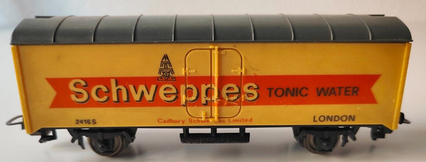 Vagón cerrado 2 ejes "SCHWEPPES" Lima