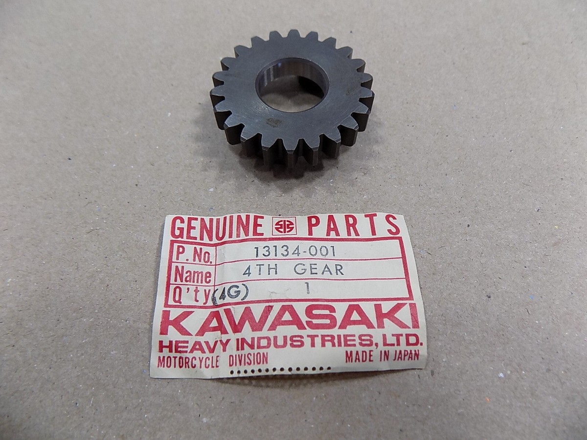 NEW OEM KAWASAKI FOURTH GEAR DRIVESHAFT / 13134-001 / G4 G5