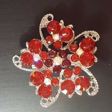 Red Star Flower Crystal Rhinestone Silver Tone Brooch Pin Wedding Jewelry