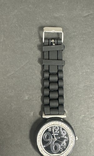 Geneva schwarzes Zifferblatt Kristall Akzent rundes Gehäuse schwarzes Silikonband Uhr hervorragender Zustand - Bild 2 von 14
