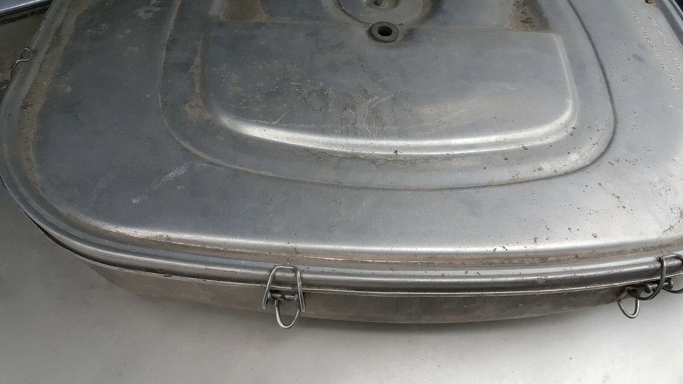 Conjunto de caixa de purificador de ar Mercedes W126 420SEL 1987 tubo está danificado  - Imagem 2 de 4