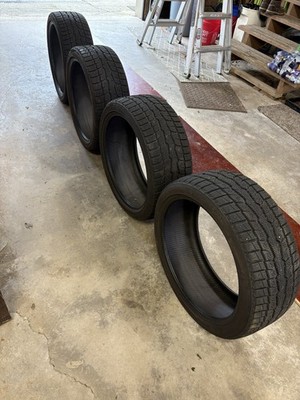 Toyo 225/40 R19 93V M+S Observe GSi-6 HP Winter Tires.  Lightly Used.