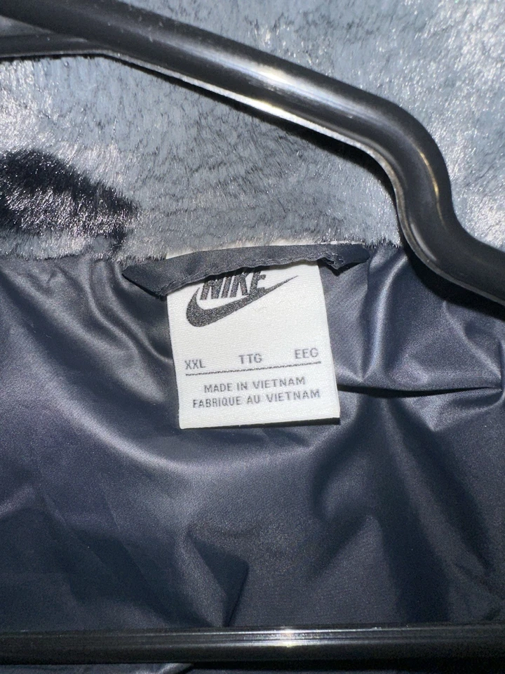 Chaqueta Nike Sportswear AOP de piel sintética en negro para mujer talla XXL Foto 2 de 4