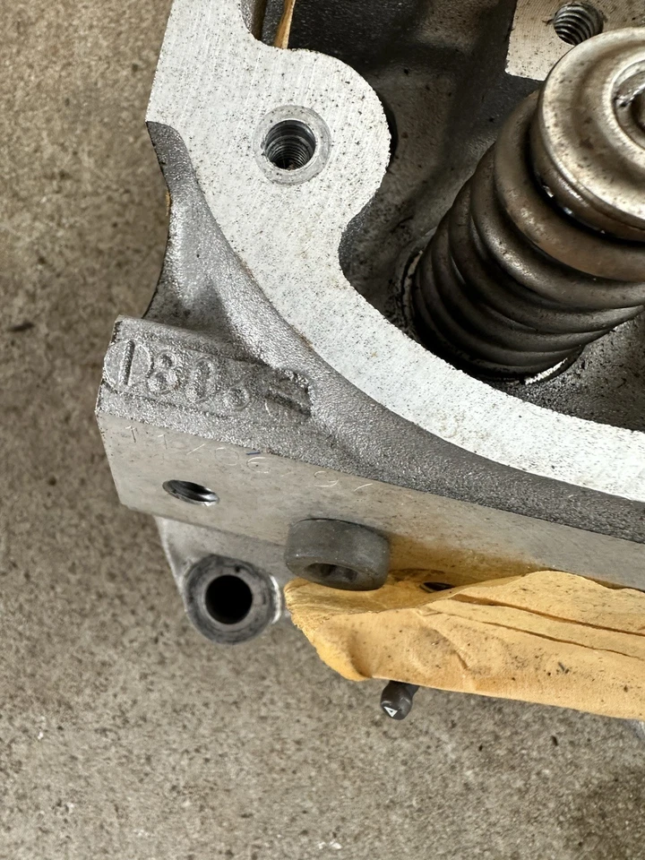 雪佛兰 LS1 5.7 806 气缸盖 97-98 科迈罗 Firebird Corvette Trans Am — 第 2/4 张图片