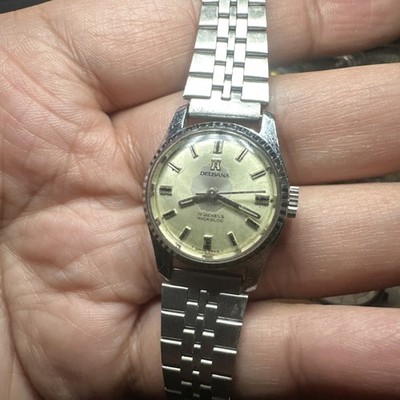 Working Vintage DELBANA 17 Jewels Swiss Made Ladies Watch Manual Wind 24mm 5.5 