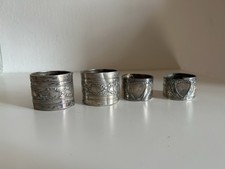 Quattro Antichi PORTATOVAGLIOLI in metallo - peso 47gr