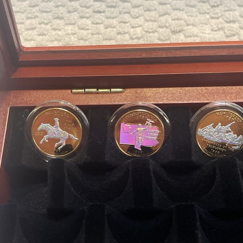 4 Collectible PCS Holographic Gold-Plated US State Quarters w/Wooden Box Case - Picture 2 of 5