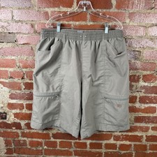 Nike Shorts Mens 2XL Gray Swim Trunks Elastic Waist Mesh Lined Quick Dry Pockets