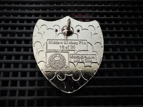 2013 WDW Hidden Mickey Patriotic Shields Jessica Rabbit Chaser Pin - Picture 2 of 3