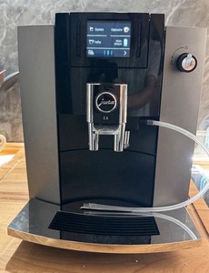 JURA E6 1450W Kaffee-Vollautomat - Piano Black, 1,9L (15377)