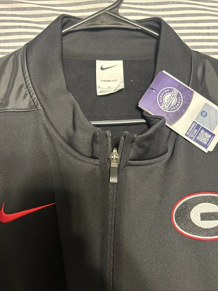 Nike Georgia Bulldogs Sleeveless V-Neck Golf Vest Black, XL - Image 2 of 4