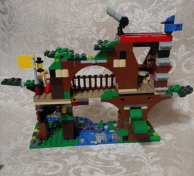 LEGO CREATOR: Treehouse Adventures (31053) Incomplete