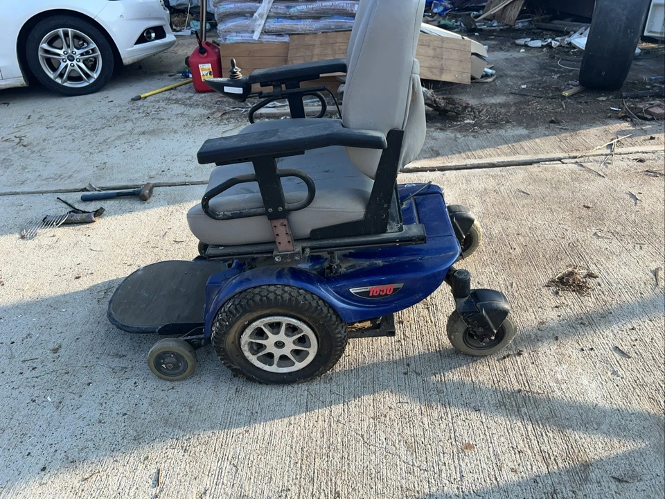 Silla de ruedas eléctrica Foto 2 de 4