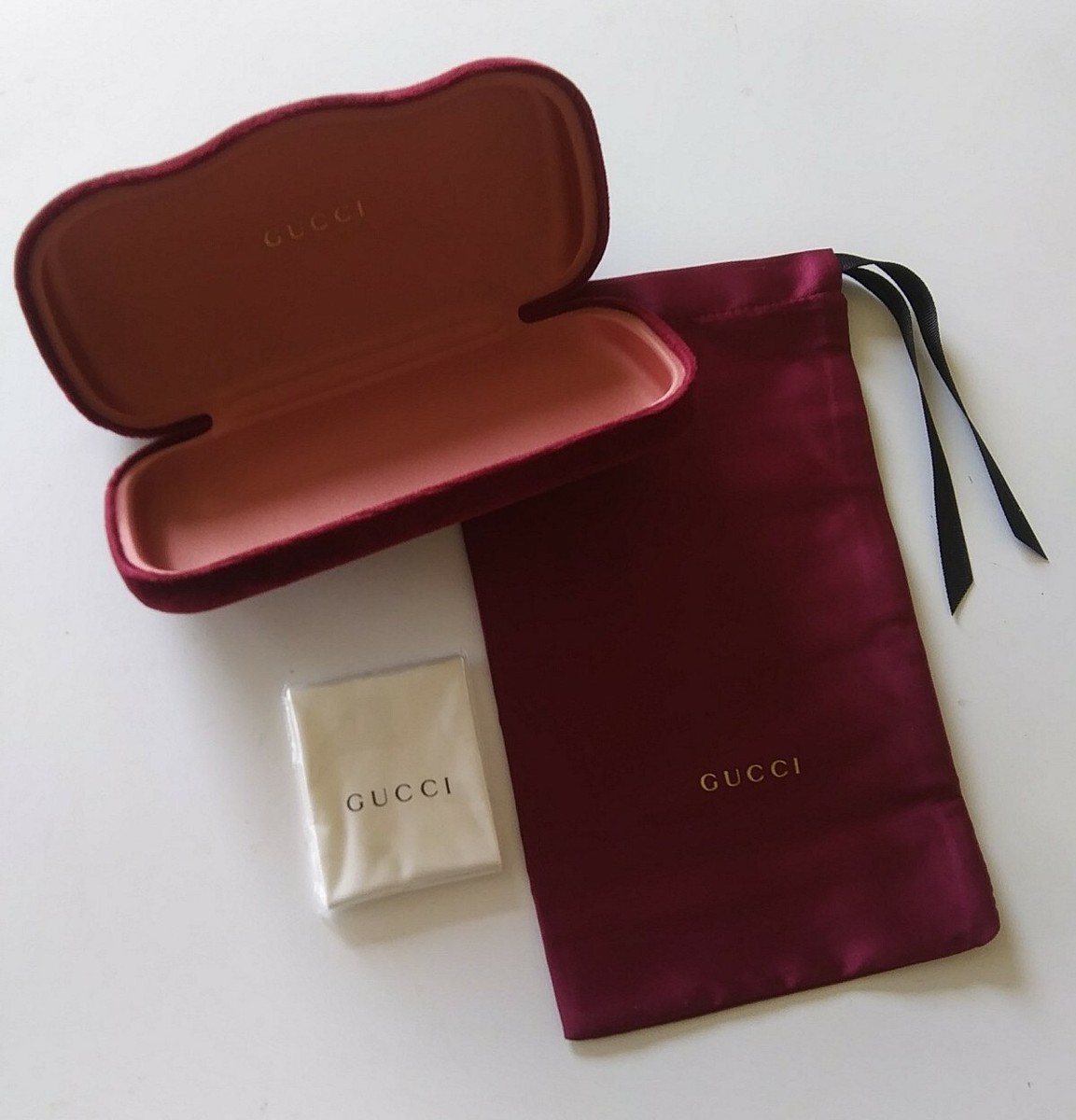 Gucci Sunglasses Eyeglasses Case Burgundy wine Velvet  display picture 3