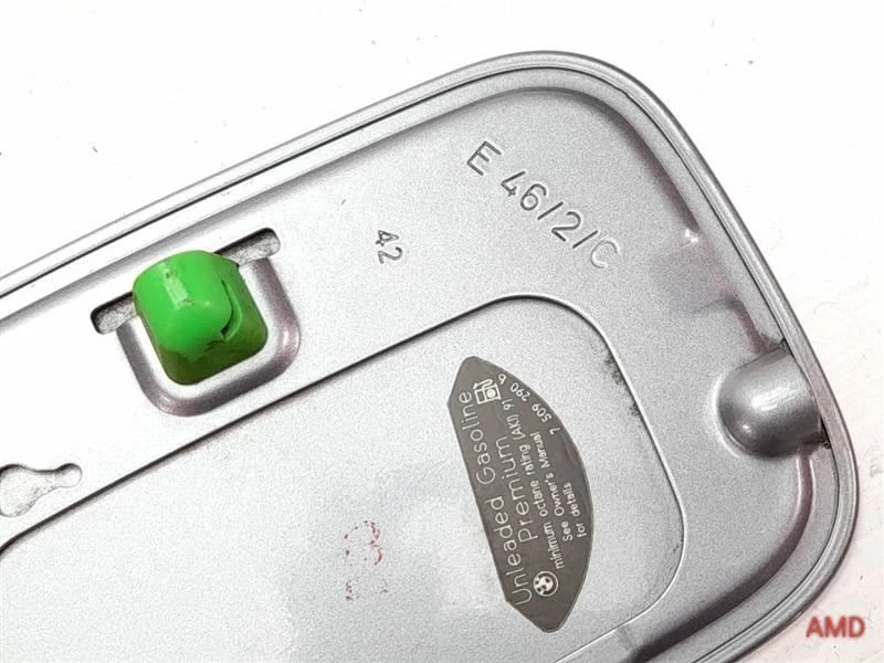 BMW 330ci 325ci E46 2005 convertible tapa de puerta de llenado de combustible gris plateado 8222391 Foto 4 de 4