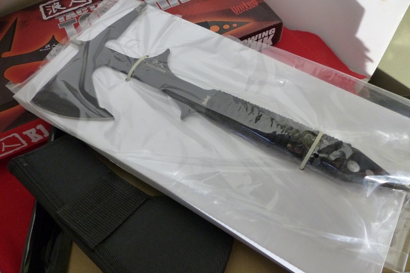 United Cutlery 15" Black Ronin Ax Tomahawk Axe Knife MINT