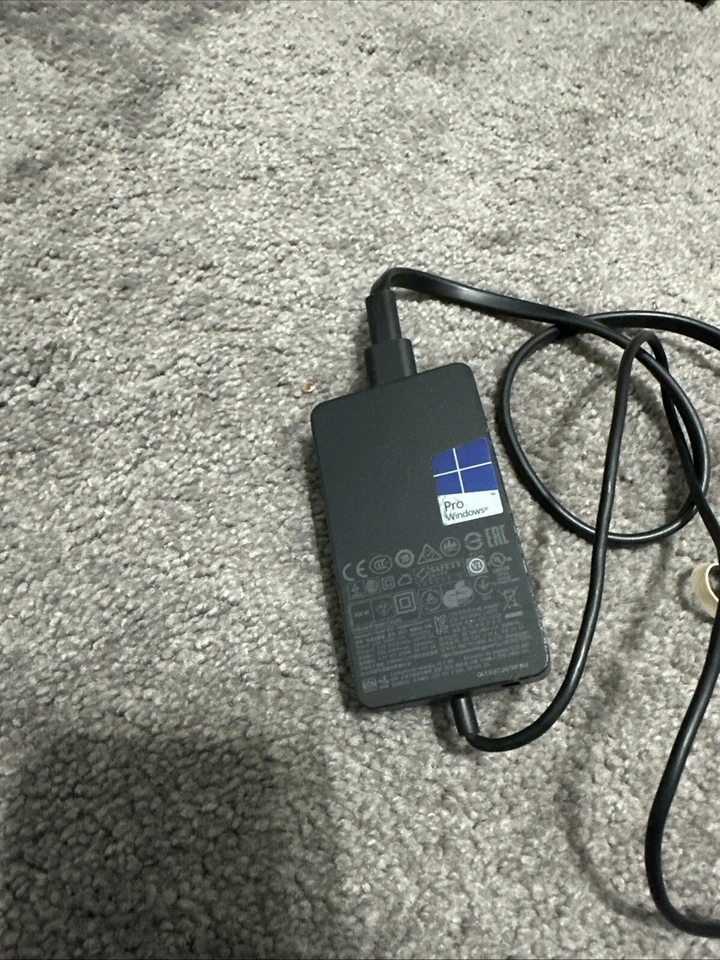 Cargador Original Microsoft Surface Pro Modelo 1625 12V - 36W Foto 4 de 4