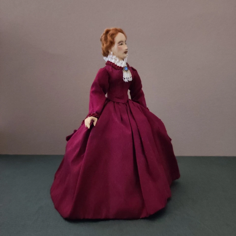 Miniature 1/12" dollshouse One of a Kind Lady Doll in Mid Victorian Fashion - Immagine 3 di 4