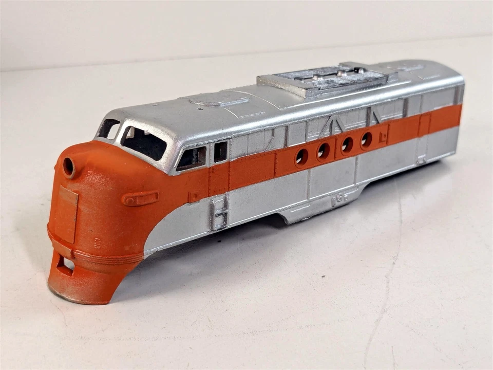 Cary Locomotive Works FT A Western Pacific Body Diesel Locomotive HO Scale - Image 2 of 4