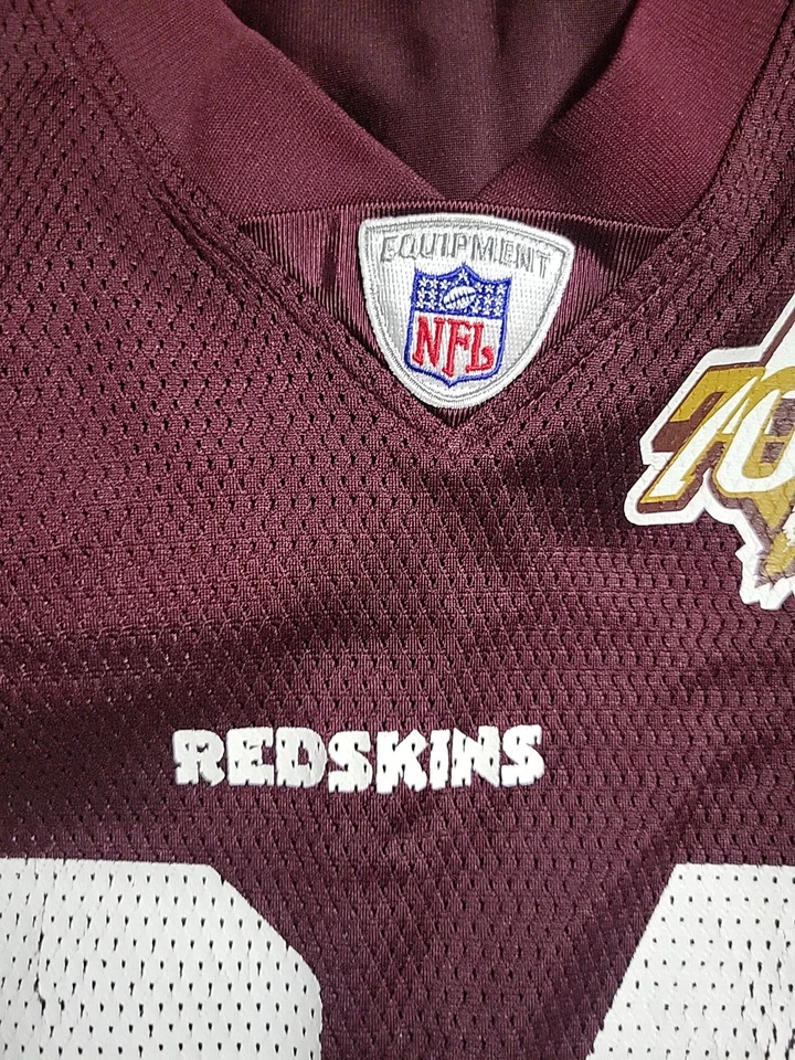 Camiseta Reebok Champ Bailey Edición Limitada 70 Aniversario Washington Redskins Foto 3 de 4