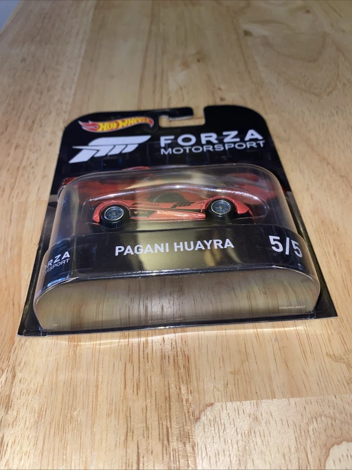 1/64 HOT WHEELS REAL RIDERS FORZA MORTOSPORT PAGANI HUAYRA 5/5 ROJO Foto 3 de 4
