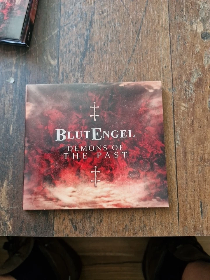 Un:Gott (Limitierte Box) von Blutengel | CD | Zustand sehr gut - Bild 3 von 4