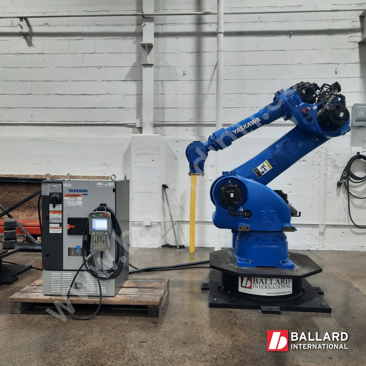 YASKAWA Motoman MH180-A00 Robot System w/ DX200 Controller