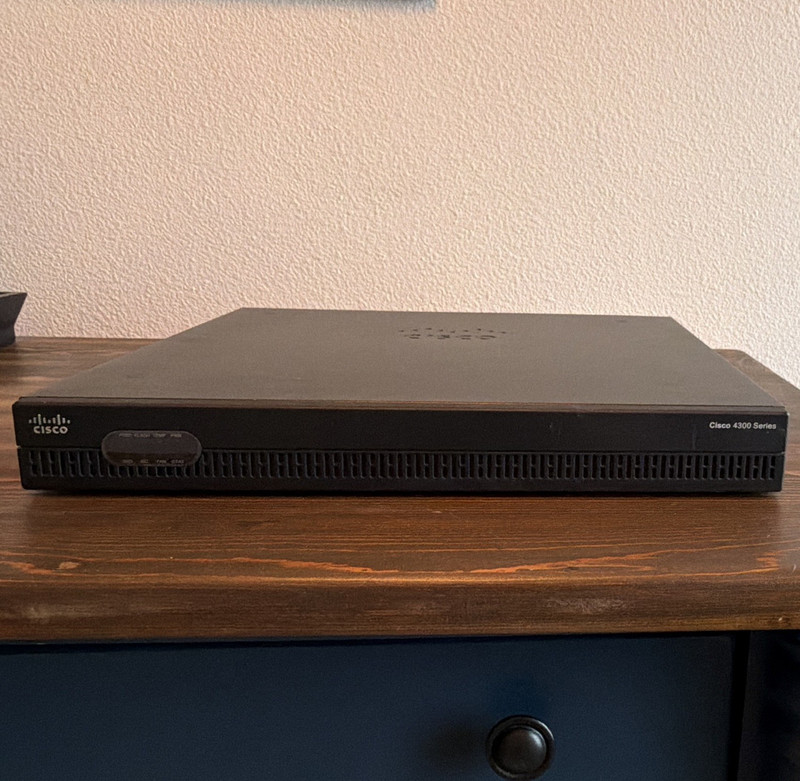 Cisco ISR4321/K9 ISR4321 Enterprise Router Rackmount 1U Cisco IOS