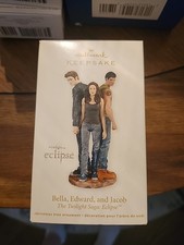 2011 Hallmark The Twilight Saga: Eclipse Bella, Edward, and Jacob ornament NIB 