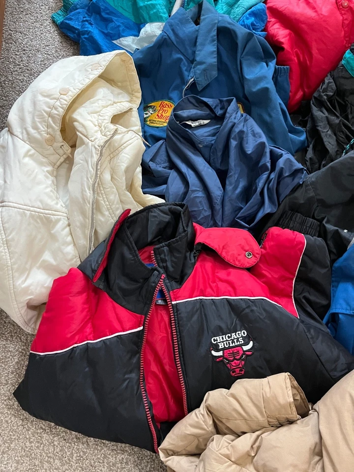 Lote de 20 chaquetas abrigos cortavientos de colección años 70 80 90 Chicago Bulls Marlboro a granel Foto 2 de 4