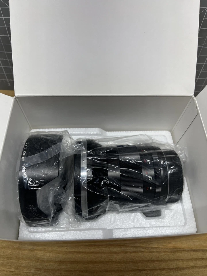 BRAND NEW  ZEISS Distagon T 21mm F/2.8 ZE LENS for Canon EF - Image 2 of 4