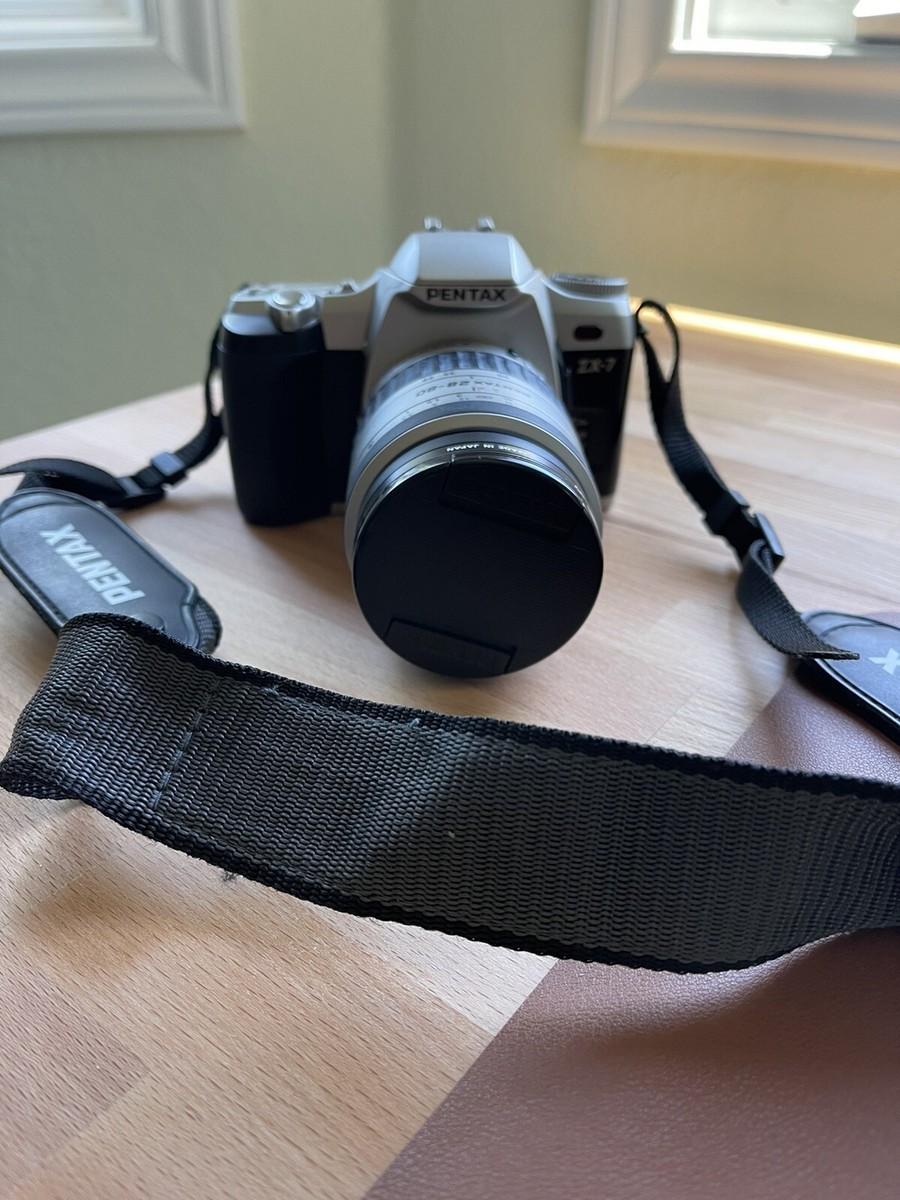 Pentax ZX-7 35MM Camera Outfit 28-80 Lens With Carrying Case