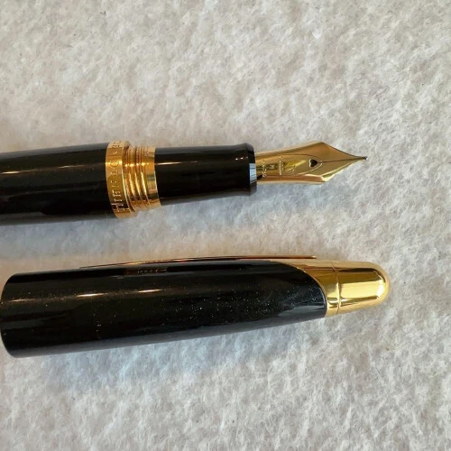 Pluma Estilográfica Dunhill Tipo Tapa Plumín 18K, Tamaño Mediano [EX] NEGRA Limitada De JAPÓN Foto 4 de 4