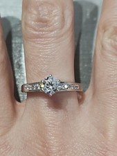 9ct White Gold Clear Stones Engagement Ring Size R 1/2