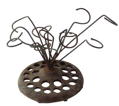 1930's J. P. Orben JPO Cast Iron Flower Frog 13 Wire Loops