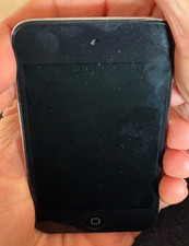 Apple iPod touch 4th Generation Black 8 GB - Very Good Condition tested w/Cord