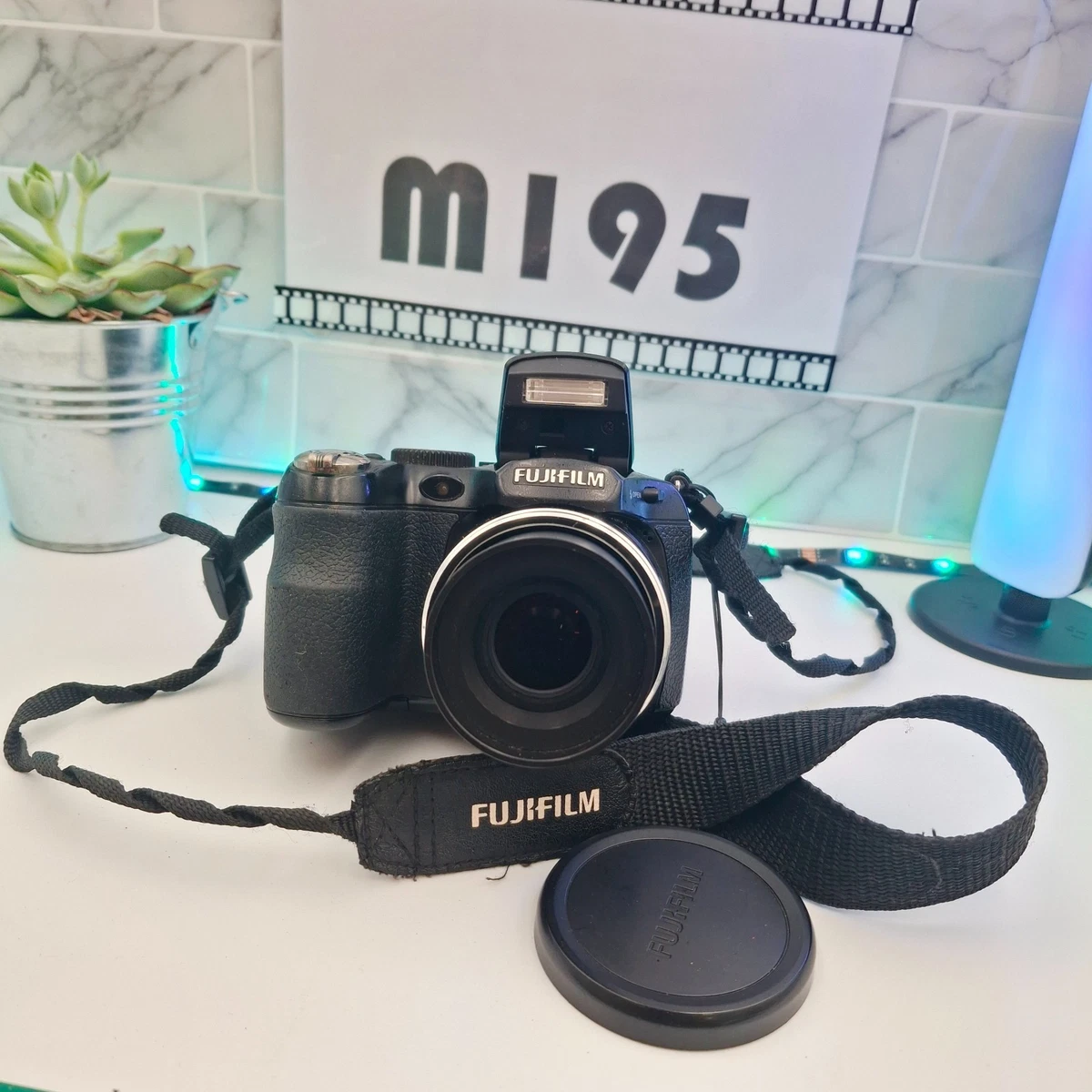 Fujifilm FinePix S Series 10-19.9x Digital Cameras 12-13.9 MP
